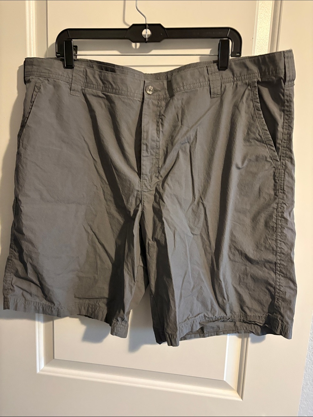 Columbia Men's Gray Flat-Front Casual Shorts